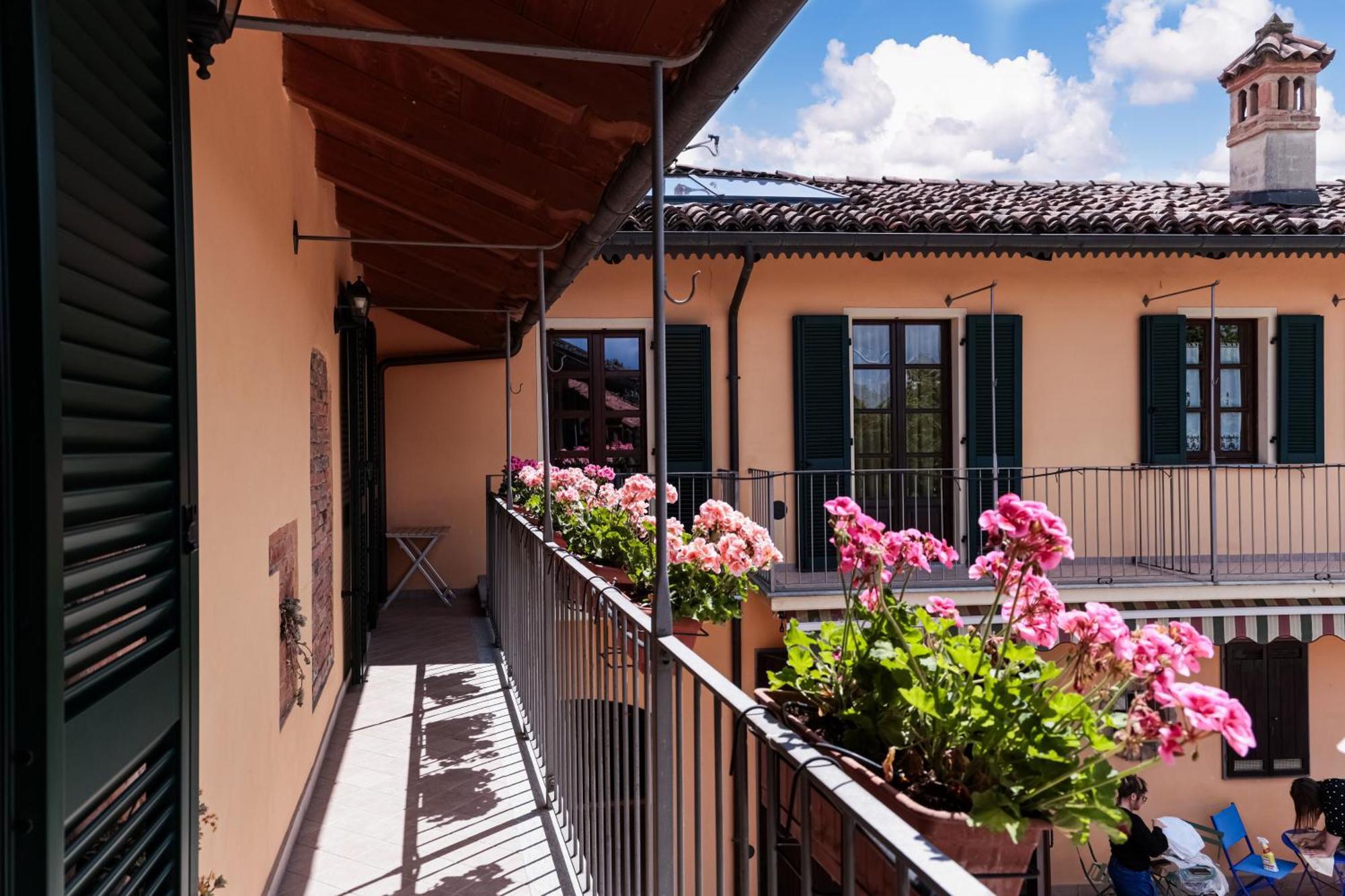 La Cantinella Country House La Morra Kültér fotó